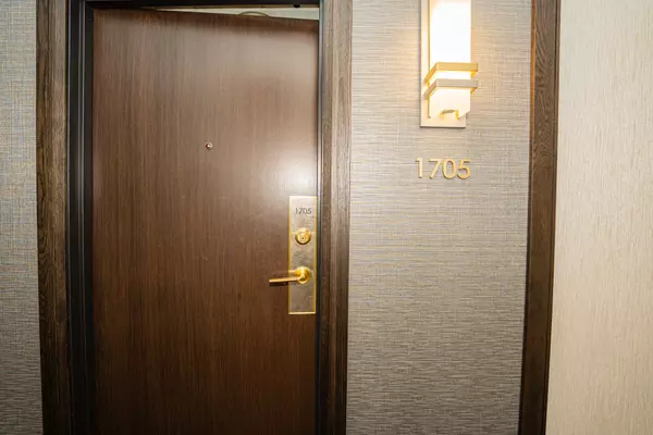 Mississauga, ON L4Z 2Y9,4205 Shipp DR #1705