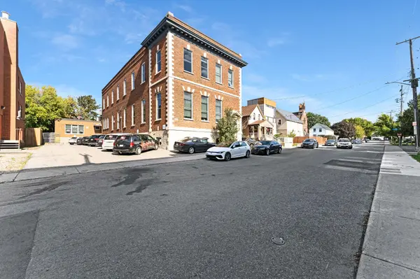 West Centre Town, ON K1R 6S3,43 Eccles ST N #Upper Unit