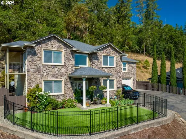 1584 NW AVERY ST, Roseburg, OR 97471