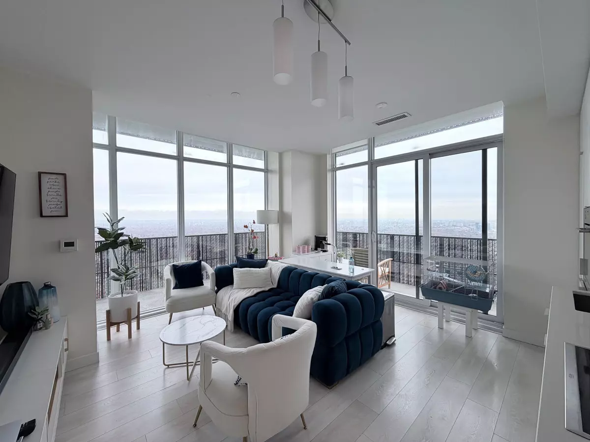 Toronto C10, ON M4P 0C1,8 Eglinton AVE E #5807