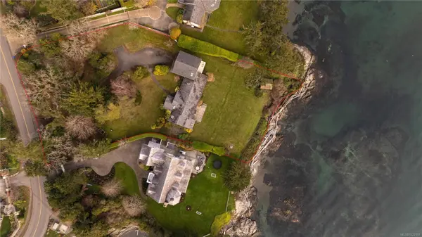 3901 Tudor Ave, Saanich, BC V8N 4L3