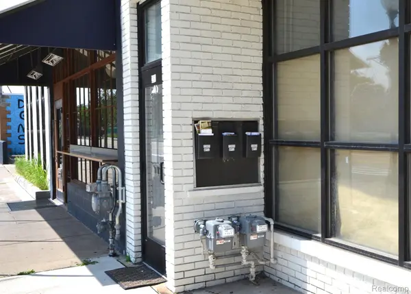 Hazel Park, MI 48030,23831 JOHN R RD