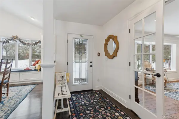 187 Darwin RD, Putnam Township, MI 48169