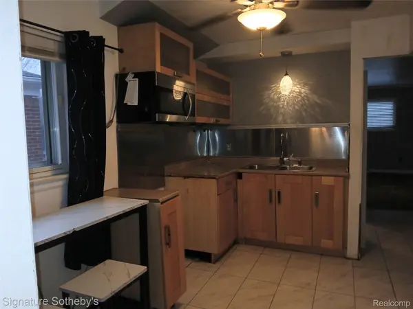 Oak Park, MI 48237,22101 Church ST