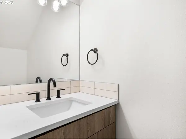 Portland, OR 97203,8334 N Bank ST