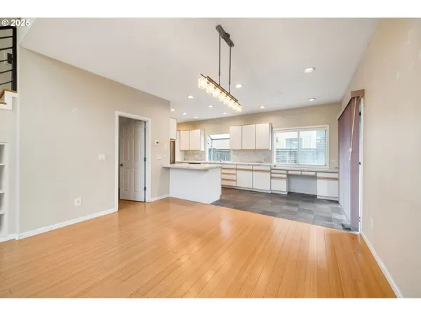 Portland, OR 97239,6636 S VIRGINIA AVE