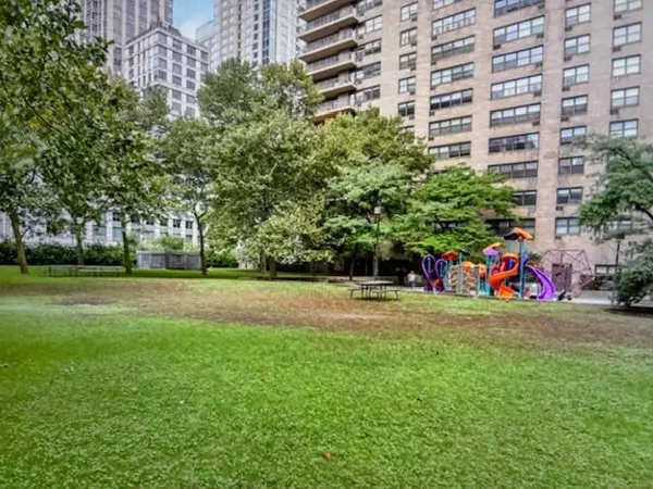 New York, NY 10023,165 West End AVE #16H