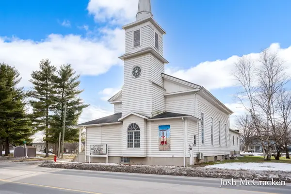 404 N Hudson ST SE, Lowell City, MI 49331