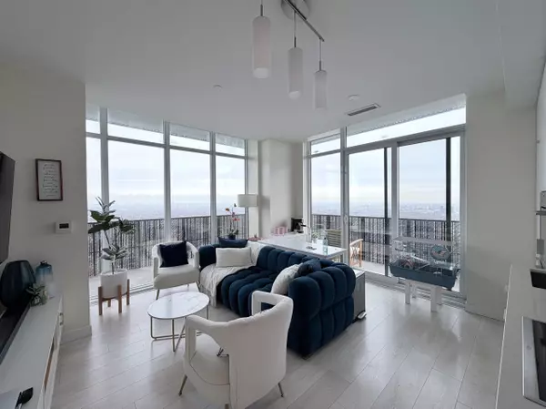 8 Eglinton AVE E #5807, Toronto C10, ON M4P 0C1