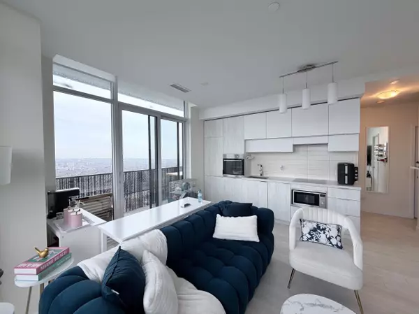 Toronto C10, ON M4P 0C1,8 Eglinton AVE E #5807