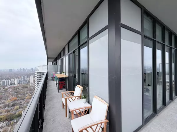 Toronto C10, ON M4P 0C1,8 Eglinton AVE E #5807