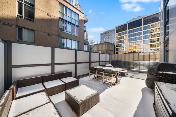 Toronto C02, ON M5R 0C8,88 Cumberland ST #1108