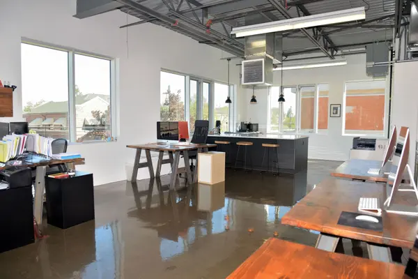 Toronto C11, ON M4G 2H5,41 Industrial ST #208