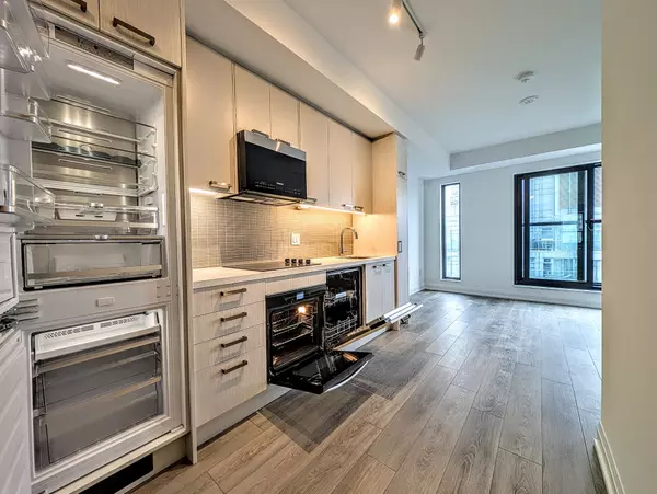 Toronto C10, ON M4S 0E2,20 Soudan AVE #3510