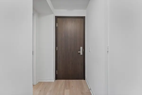 Toronto C02, ON M4W 0B1,1 Yorkville AVE #3903