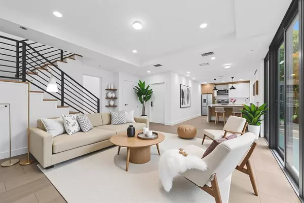 Fort Lauderdale, FL 33304,722 NE 15th Ave #2