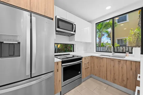 Fort Lauderdale, FL 33304,722 NE 15th Ave #2