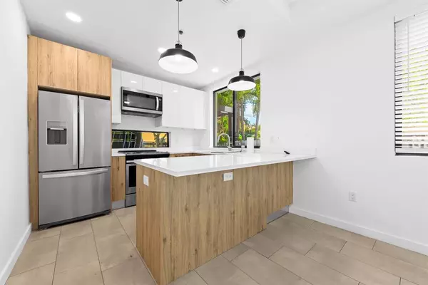 Fort Lauderdale, FL 33304,722 NE 15th Ave #2