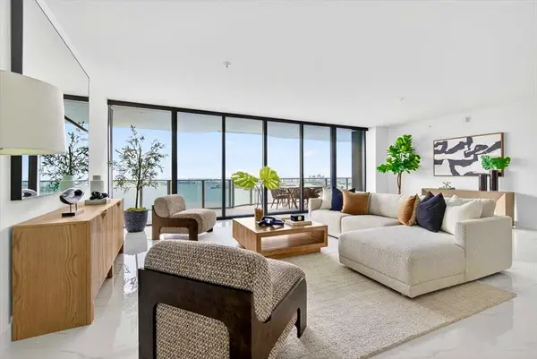 Miami, FL 33137,700 NE 24th Street #4802