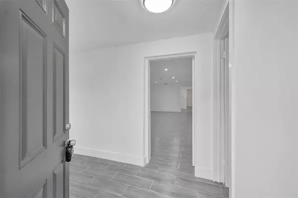 Hollywood, FL 33023,5025 SW 22nd St