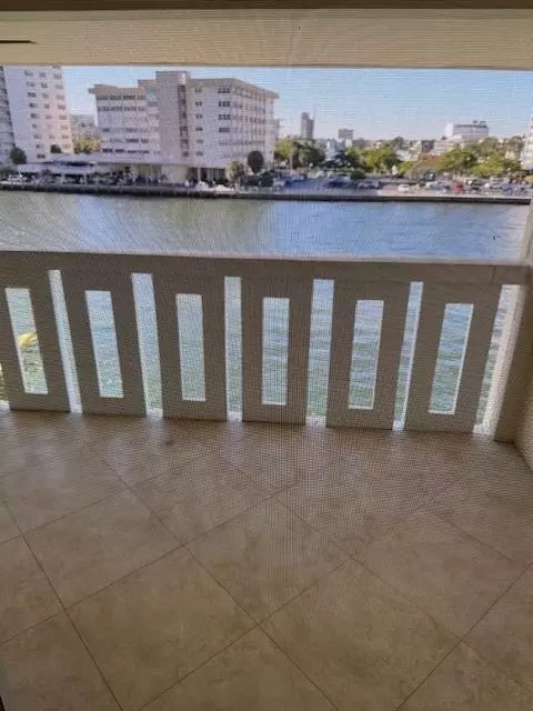 1889 S Ocean Dr #412, Hallandale Beach, FL 33009