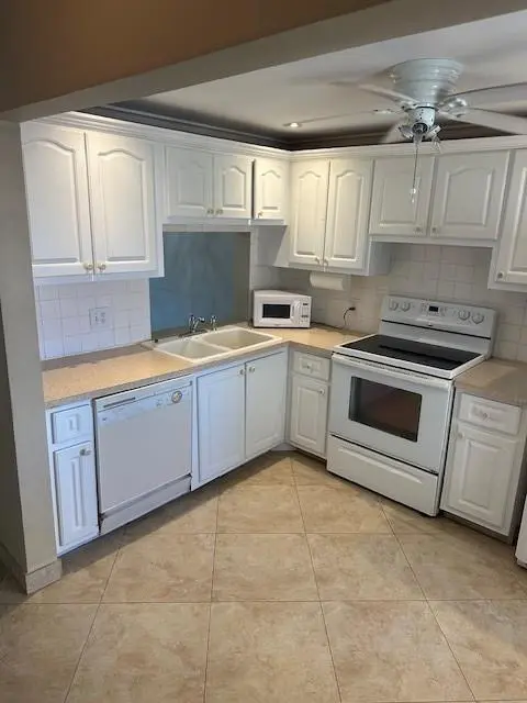 Hallandale Beach, FL 33009,1889 S Ocean Dr #412