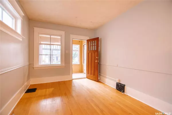 Regina, SK S4T 4C2,2061 Queen STREET