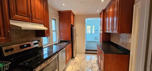 Toronto W06, ON M8V 3G5,72 Eleventh ST #Main Floor