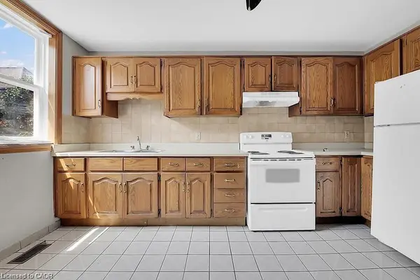 Hamilton, ON L8N 2X7,88 GRANT AVE