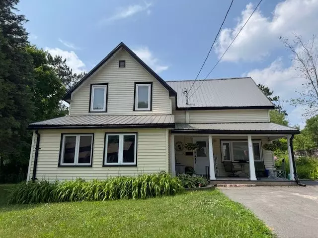 12 Hastings ST S, Bancroft, ON K0L 1C0