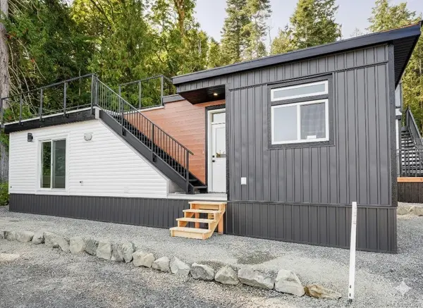 747 Old Place Rd #431, Central Saanich, BC V8M 0C3