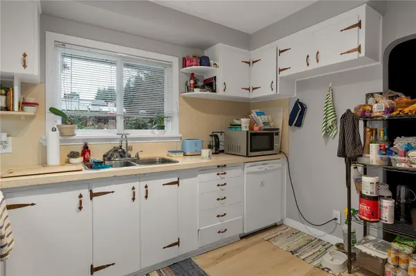 Campbell River, BC V9W 2K8,392 Thulin St