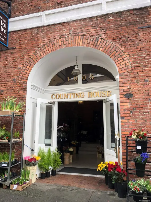 1005 Broad St #201, Victoria, BC V8W 2A1