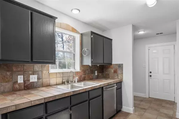 Tool, TX 75143,617 Tupuna Drive