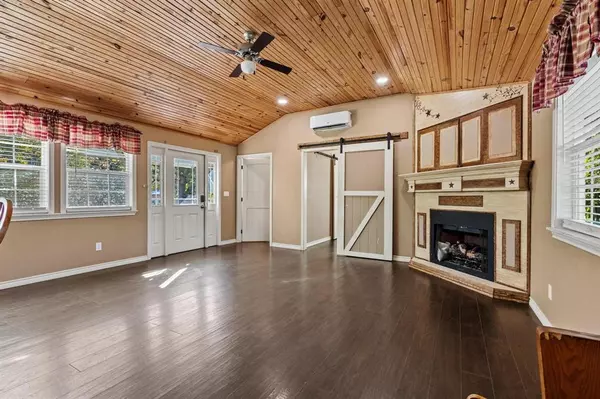 Bonham, TX 75418,105 Reich Street