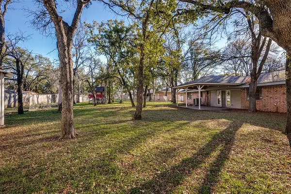 Mineral Wells, TX 76067,504 Austin Drive