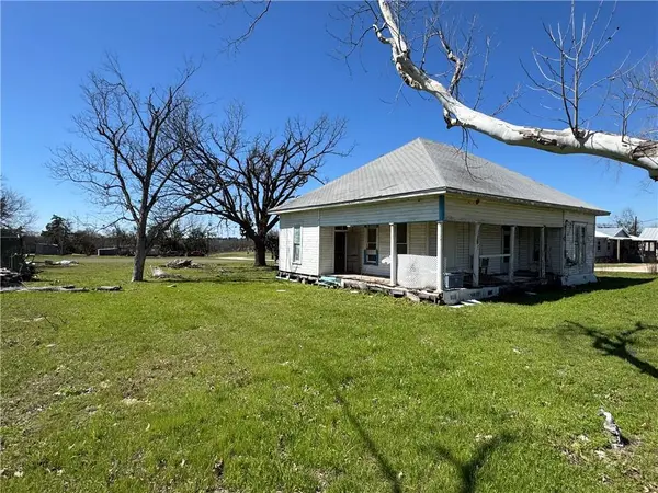 Lott, TX 76656,320 N 5th Street