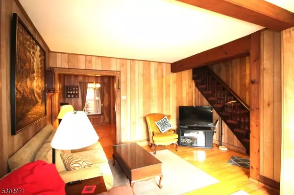 Kearny Town, NJ 07032,425 Davis Ave