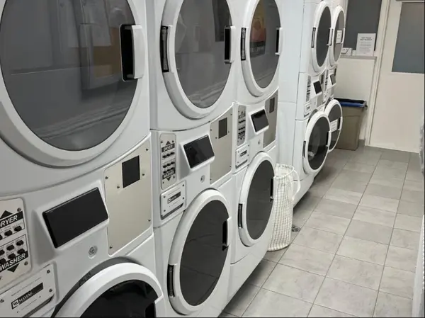 Toronto C02, ON M4V 2R6,78 Warren RD #506