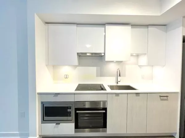 Toronto C10, ON M4P 0E4,195 Redpath AVE #2801