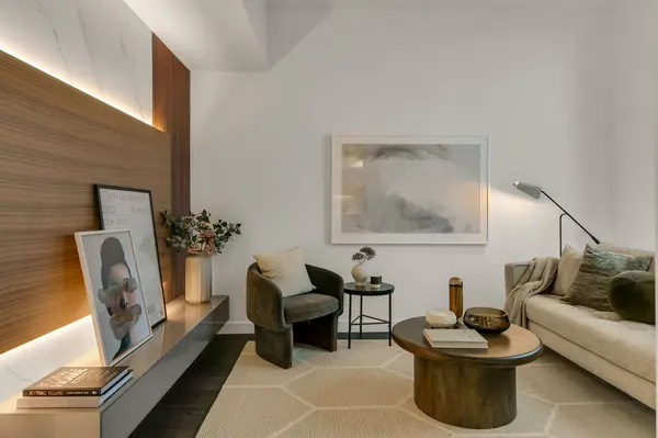 Toronto C01, ON M5V 2E9,38 Widmer ST #PH 5110