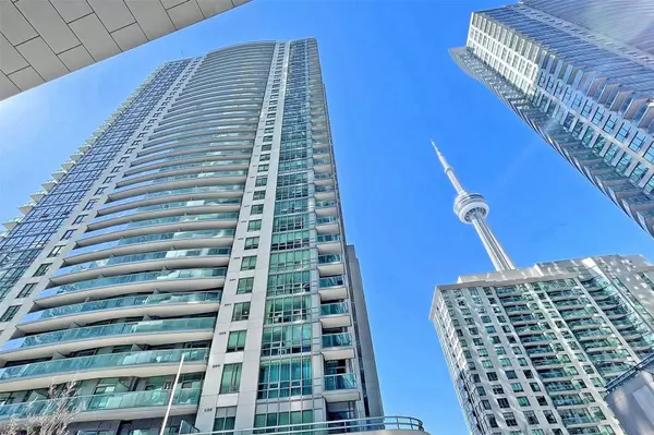 19 Grand Trunk CRES, Toronto C01, ON M5J 3A3