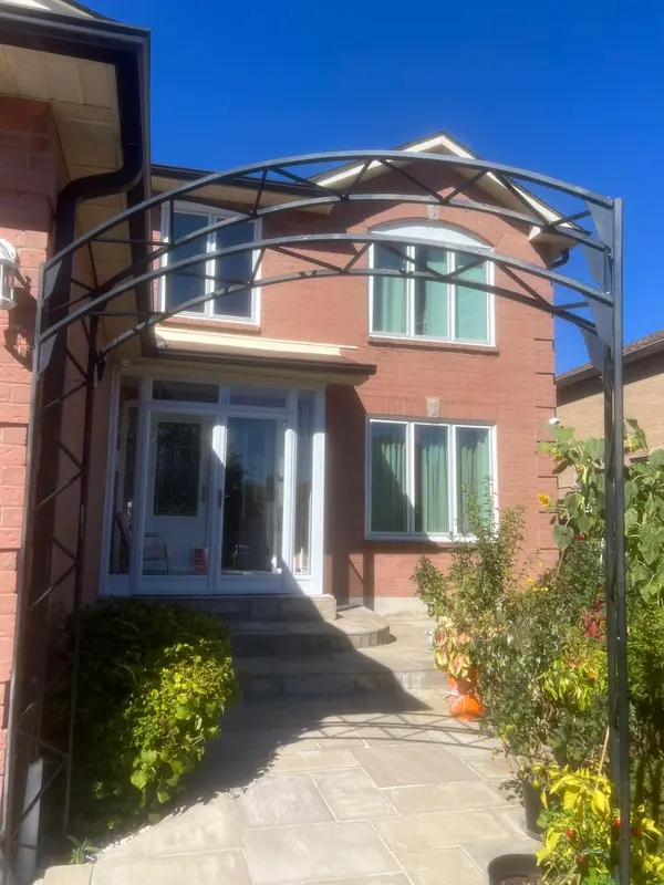 14 Griffiths DR #1, Ajax, ON L1T 3J3