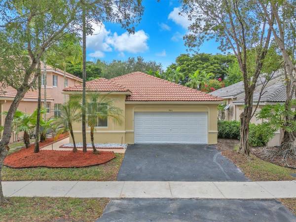 941 Bluewood Ter, Weston, FL 33327