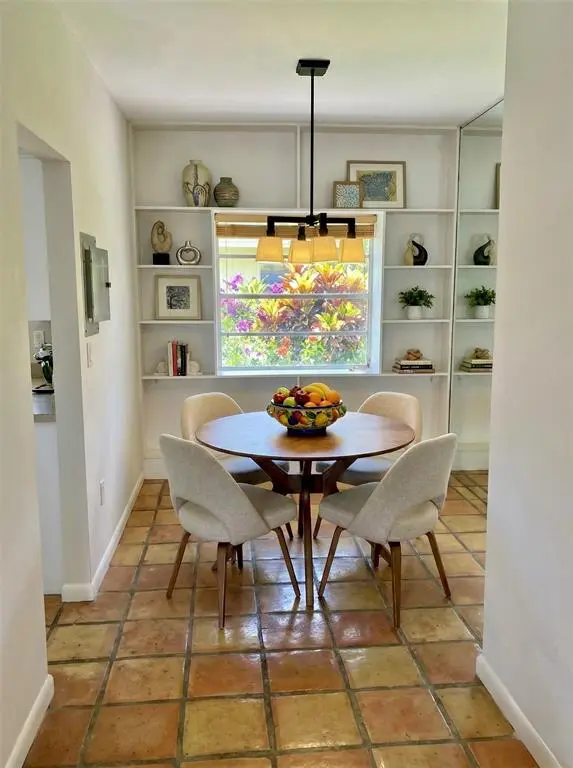 Bay Harbor Islands, FL 33154,9271 W Bay Harbor Dr #11