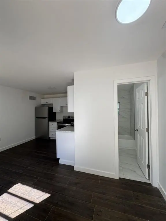 Miami, FL 33150,261 NW 81st St #B