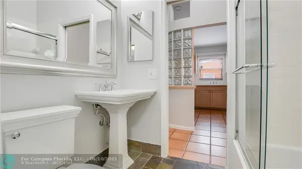 Fort Lauderdale, FL 33315,607 SW 15 Street