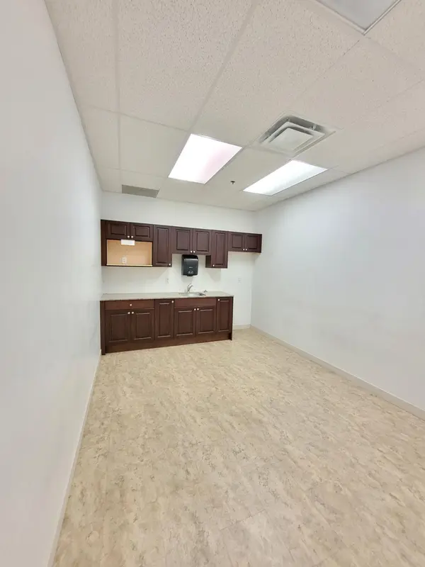 Vaughan, ON L4H 0K7,6201 Highway 7 N/A #Unit 1