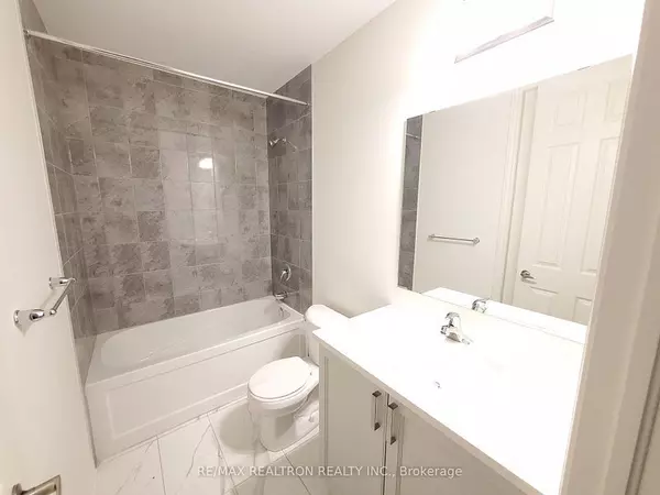 Adjala-tosorontio, ON L0G 1W0,7 Mayapple ST