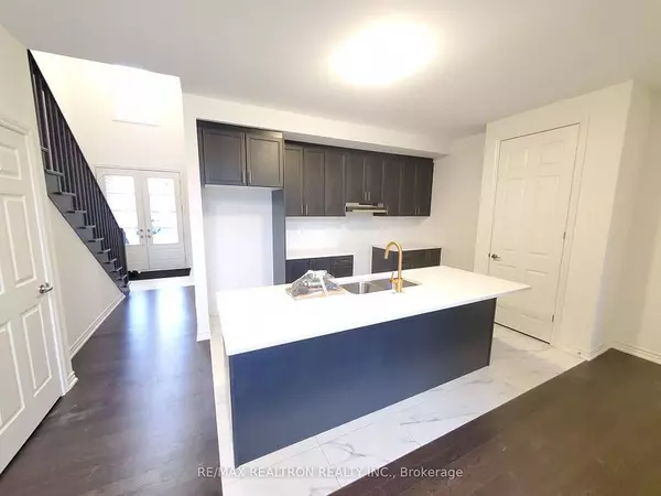 Adjala-tosorontio, ON L0G 1W0,7 Mayapple ST